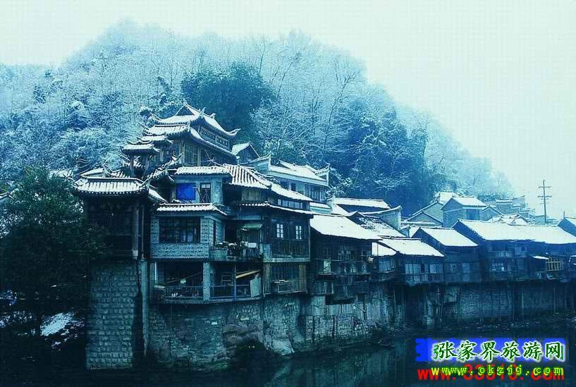 長沙往返A8線：鳳凰古城、梵凈山、德夯苗寨汽車三日游