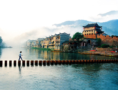 長沙往返A9線：鳳凰古城、德夯苗寨、矮寨吊索橋品質(zhì)純玩兩日游